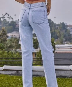 She She Boutique CLOTHING Straight Jeans - Light Wash