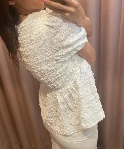 She She Boutique CLOTHING Textured Short Sleeve Top - White