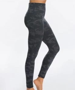 CLOTHING Spanx Look At Me Now Legging - Black Camo