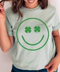 She She Boutique Clover Eyes Smiley Face Tee - Sage/Green