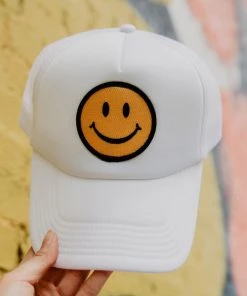 She She Boutique ACCESSORIES Smiley Face Hat - White