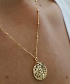 She She Boutique Bee Medallion Necklace - Gold JEWELRY